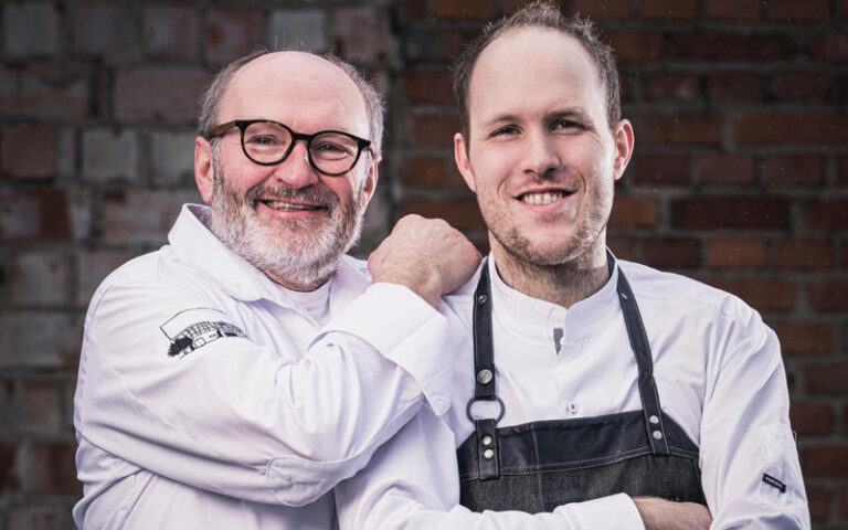 Naked Kitchen Naked Kitchen im Prater – The WUSSLER Family //SOLD OUT!